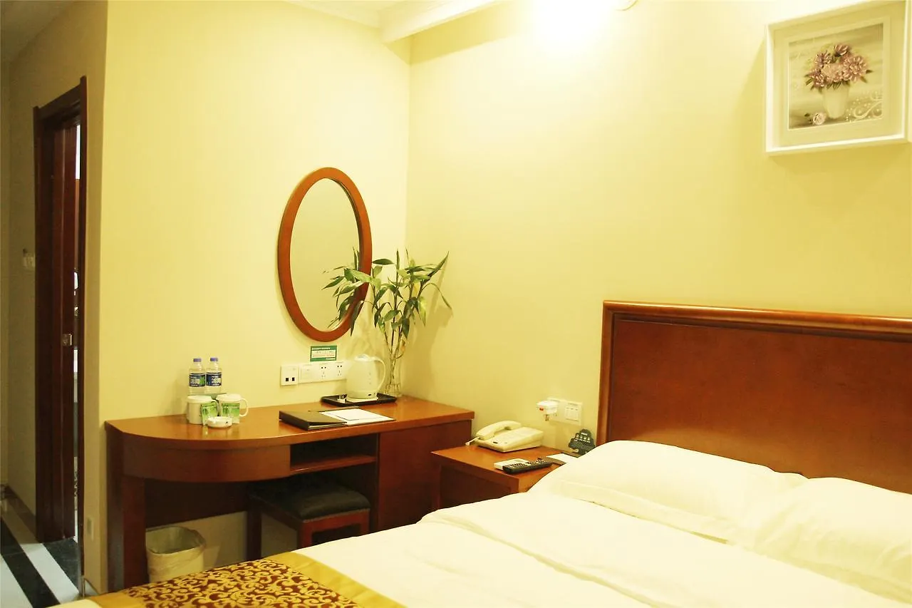 Greentree Inn Zhengzhou Xinzheng City Longhu Town Xiangyun Road Express Hotel