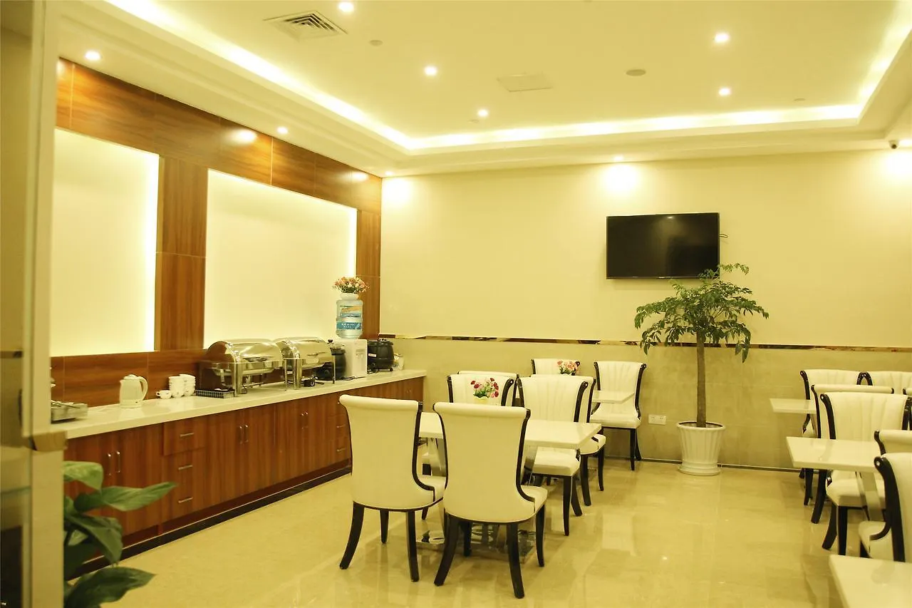 Greentree Inn Zhengzhou Xinzheng City Longhu Town Xiangyun Road Express Hotel 3*,